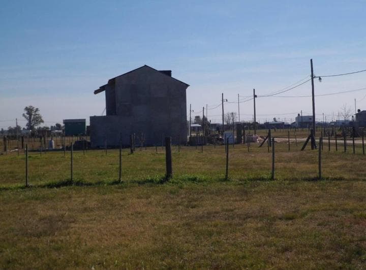 Lotes en "Domselaar Chico" - Barrio Cerrado - 4