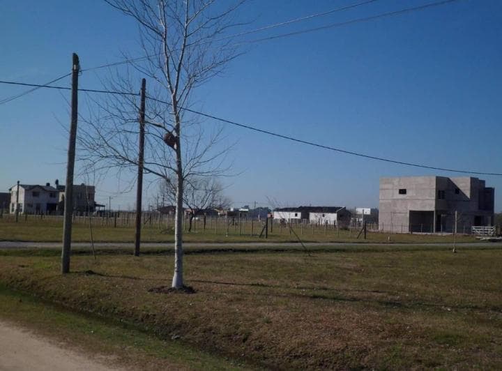Lotes en "Domselaar Chico" - Barrio Cerrado - 3