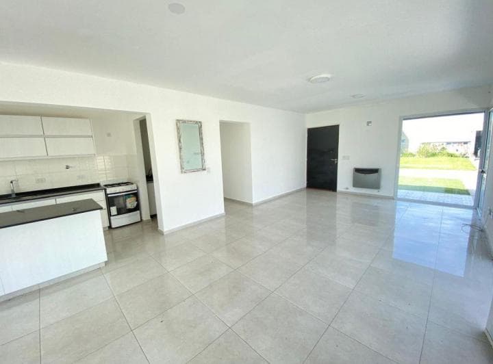 Alquiler Hermosa Casa en Canning con Pileta - Barrio Santa Inés 1 - 5