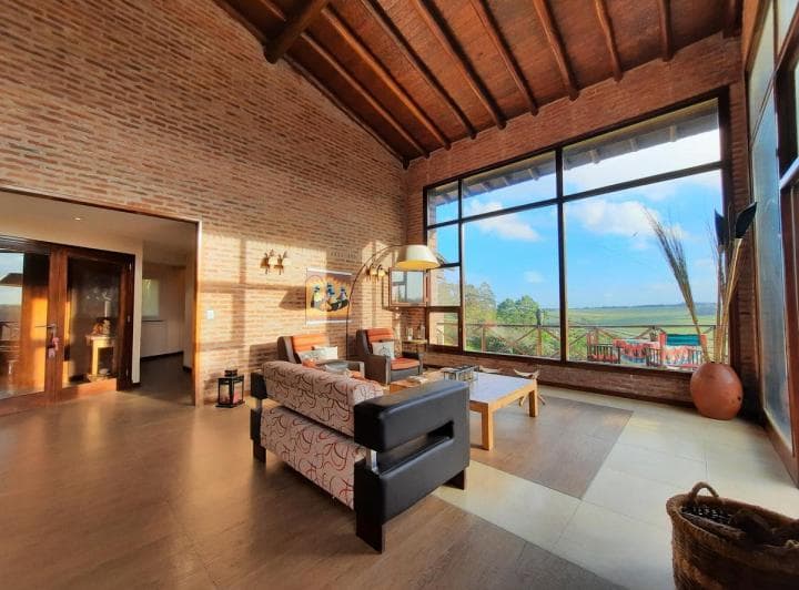 Moderno Chalet Estilo Cabaña, con Excelentes Visuales, en Sierra de Los Padres. Tour Virtual - 2