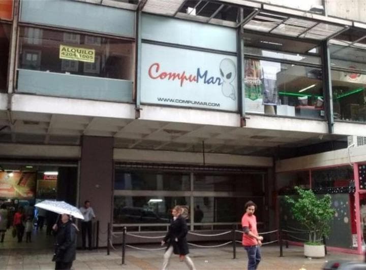 Local en Galeria Jardin con Vidriera Sobre Calle Tucuman. - 5