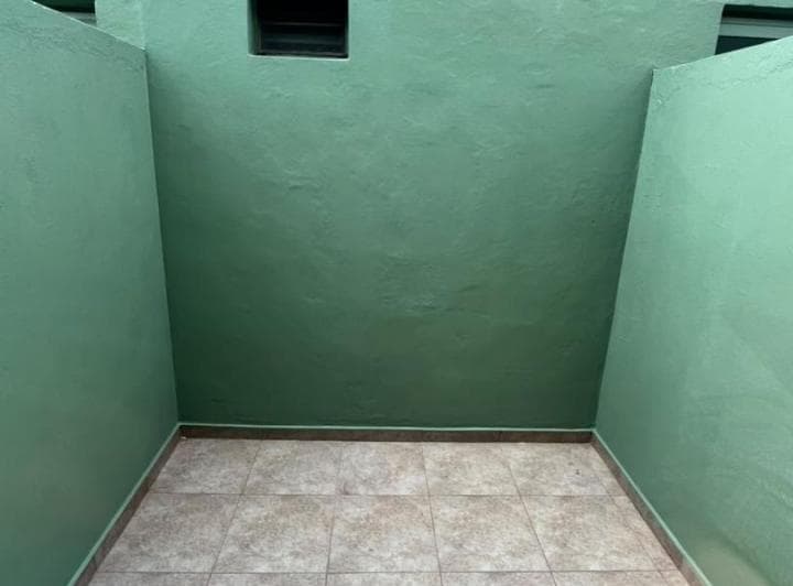 Alquilo en Caseros Departamento en 2do Piso de 1 Ambiente con Patio Propio con Baño Instalado a 6 Cu - 5