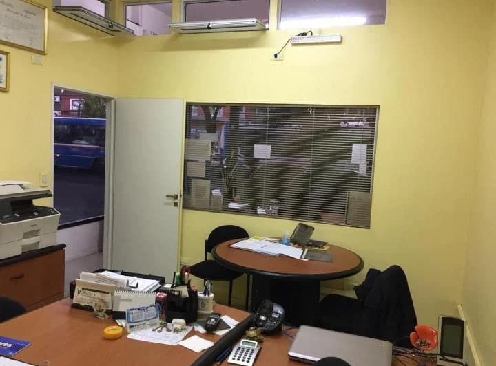 Venta Local Comercial Sobre Av en San Isidro con Cochera - 5