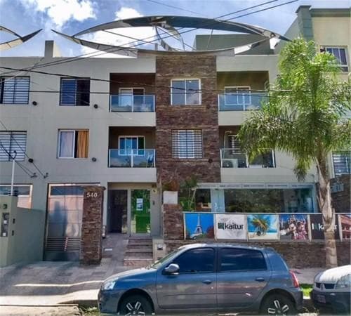 Venta Hermoso Local Comercial en Rincon 522, Banfield - 2