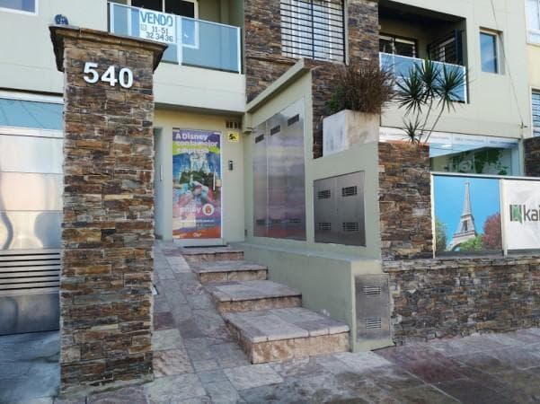 Venta Hermoso Local Comercial en Rincon 522, Banfield - 4