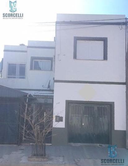 Casa en Excelente Lote de 315 M&sup2;/ con Amplio Jardín, Galería, Parrilla y Garage! - 2