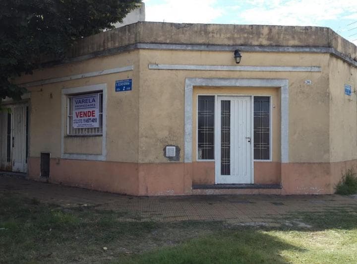 PH Tres Ambientes Planta Baja Al Frente con Garage - 2