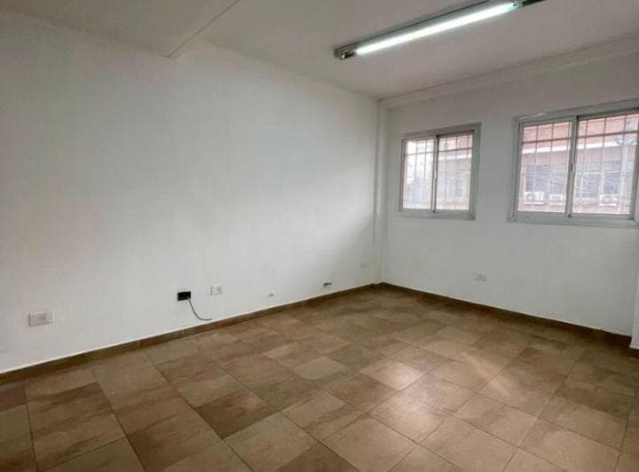 Oficina Comercial de 32 m² con 2 Oficinas en Alquiler en Morón - 2