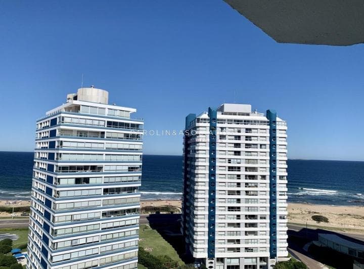 Venta Apto en Brava 2 Dorm. - 2