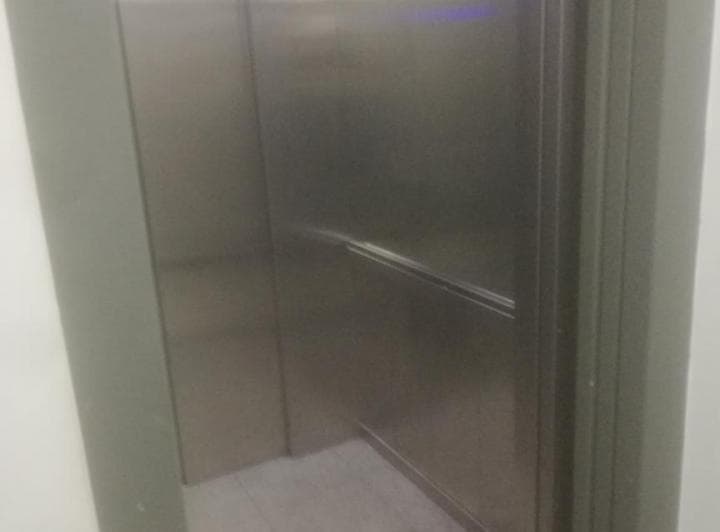 Oficina Comercial 23 m a Una Cuadra Estación Subte y Tren - 3