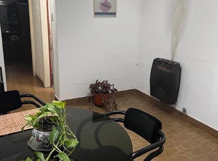 Departamento de Tres Ambientes. Buena Ubicación - 4