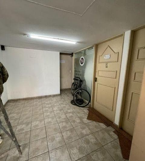 Local Comercial de 18 m² en Galeria Av La Plata y J. B. Alberdi en Caballito en Venta - 2