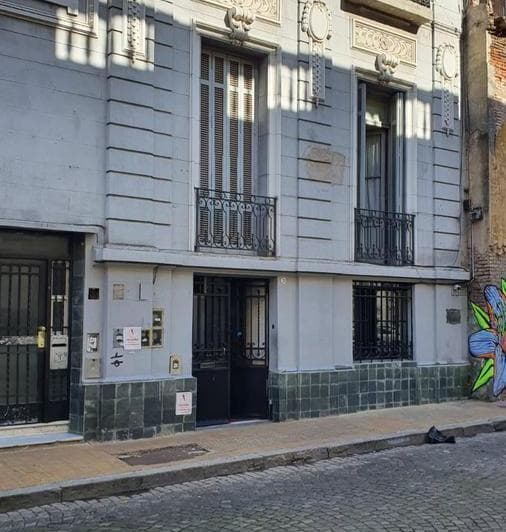 Venta - San Telmo - Local 180 m² - U$s 115.000 - Financ. Prop. Anticipo:u$s25.000 y 15 Ctas. U$s 6.000. - 3