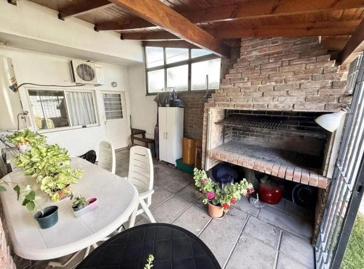 Excelente Duplex Ubicado en Zona Residencial de Castelar Sur - 2