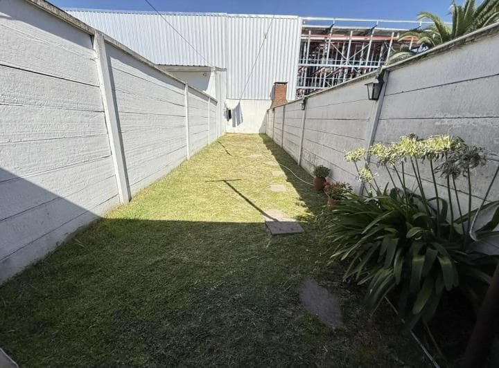 Excelente Duplex Ubicado en Zona Residencial de Castelar Sur - 3