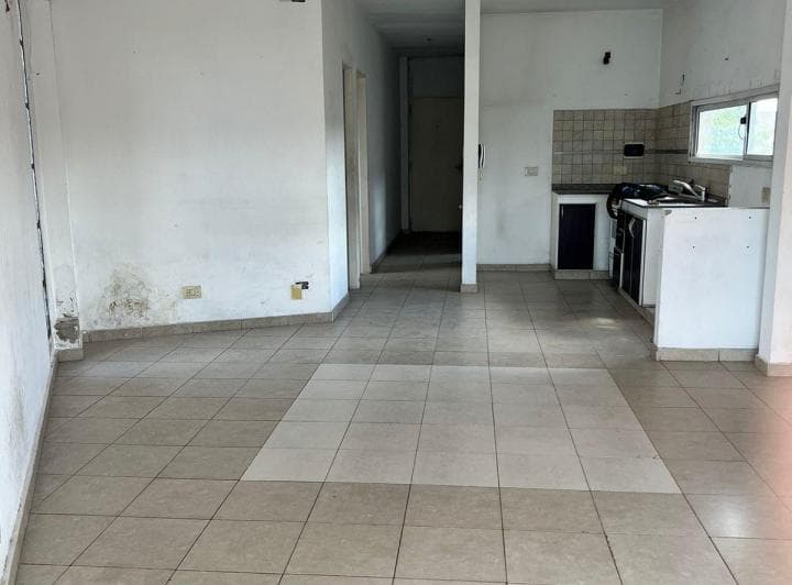 Venta de Departamento en Burzaco: 3 Ambientes con Cochera - 3