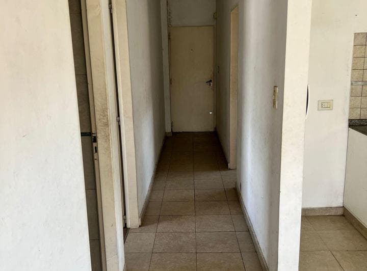 Venta de Departamento en Burzaco: 3 Ambientes con Cochera - 2