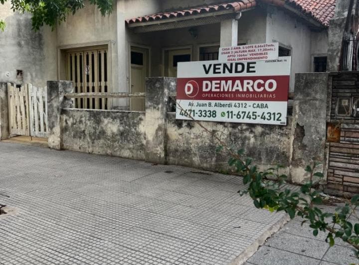 Casa 3 Ambientes a Reciclar - Sobre Lote Propio 8.66x27.50. - 2