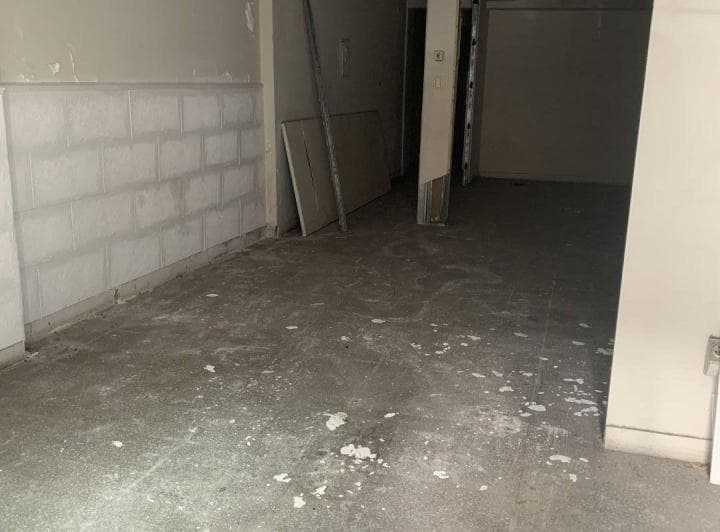 Local. | Gomez, Valentin Al 3400 - 2