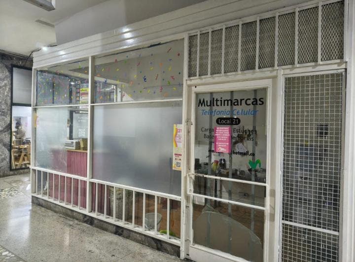 Oportunidad! Local en Av Santa Fe Inmejorable Ubicación! - 3