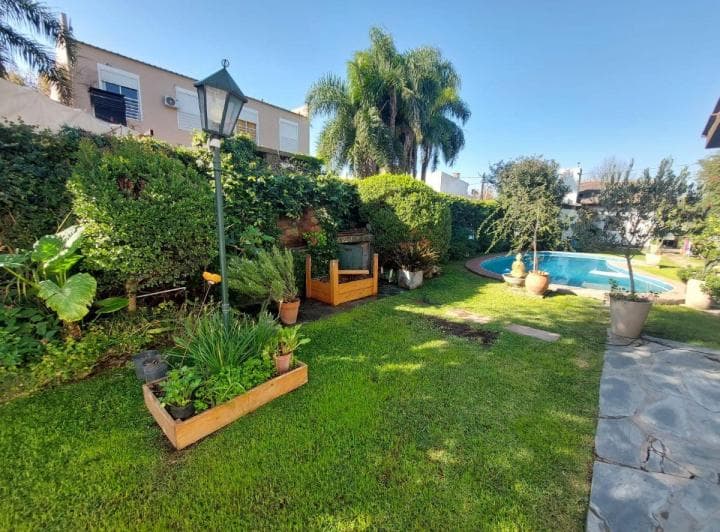 Casa en Alquiler con Quincho y pileta"Apto Profesional / Comercial", Villa Morra, Pilar - 5