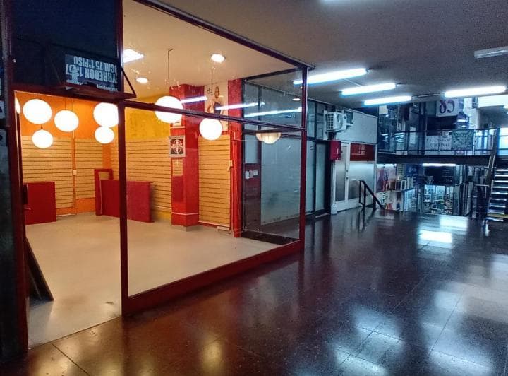 Venta Local en Palermo (Galeria Sta Fe y Pueyrredon) - 5