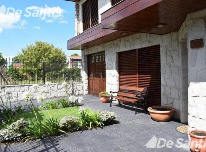 Magnífico Chalet 6 Ambientes - Impecable Estado - Colinas de P. Ramos - 2