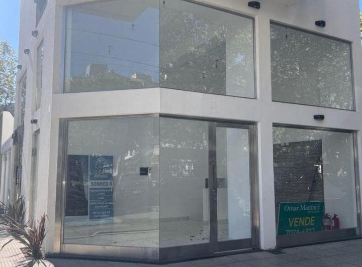Local. | Av Urquiza Al 2500 - 4