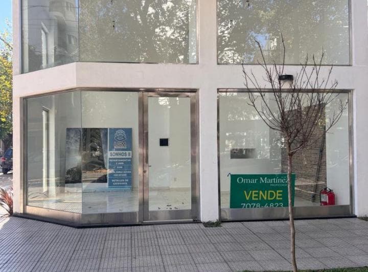 Local. | Av Urquiza Al 2500 - 2