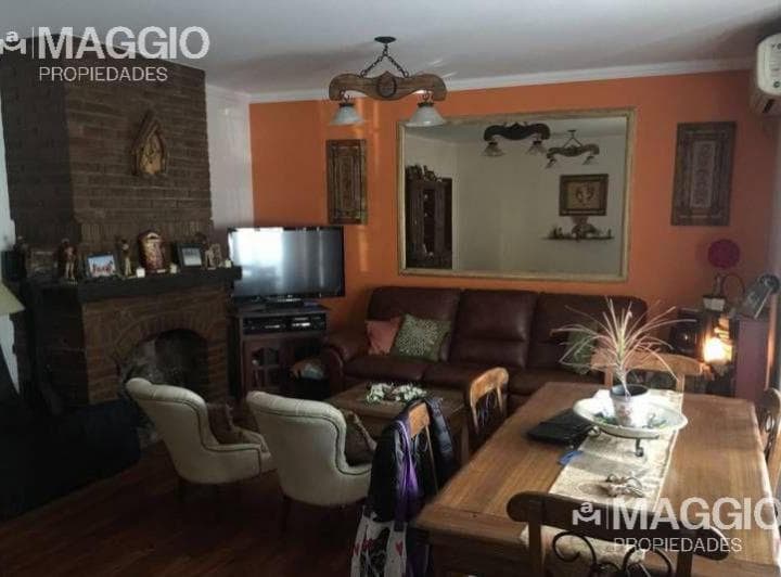 Venta Casa 4 Ambientes Villa Sarmiento - 2