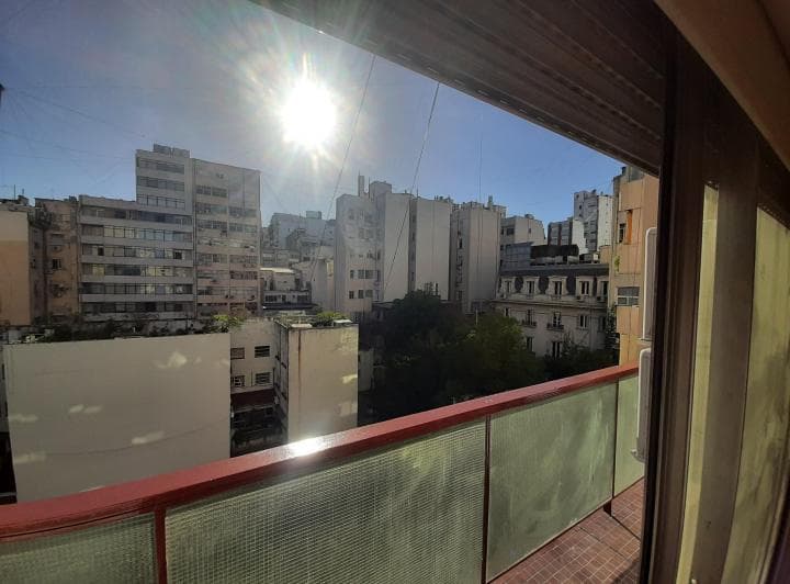 Departamento en Excelente Estado de 3 Ambientes con Balcon - 2