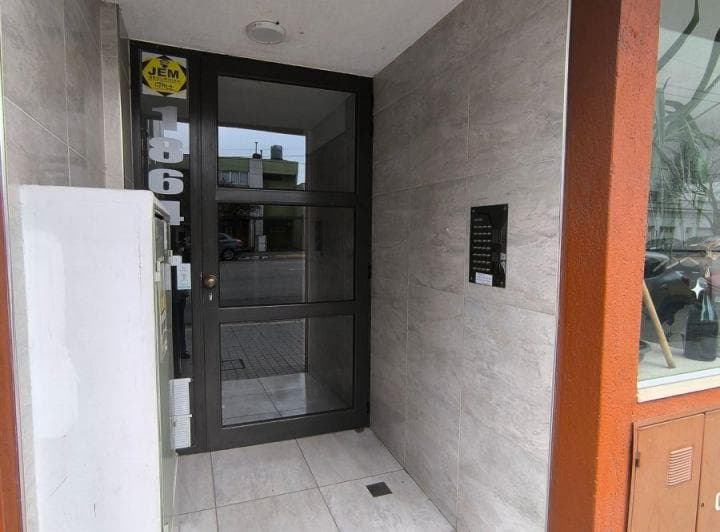 B° Gral Paz - Depto 1 Dorm, Gran Patio de 86 m² - 2