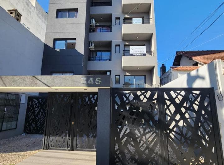 Venta Departamento 3 Ambientes con Cochera y Baulera en Haedo - Apto Credito - 2
