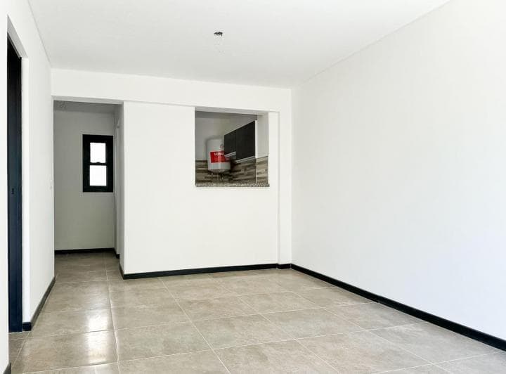 Departamento de 1 Dormitorio C/ Patio - Santiago y 9 de Julio - 3