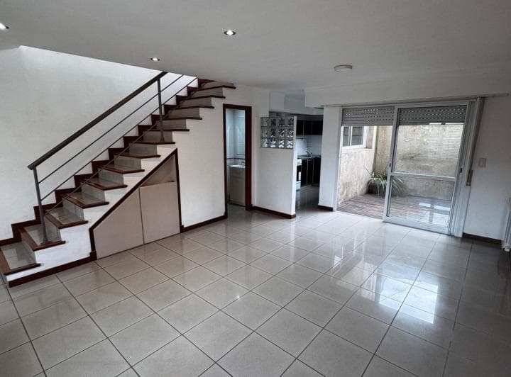 Venta Dúplex 3 Amb con Entrada de Auto en Pinos de Anchorena - 3