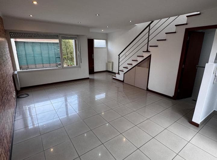 Venta Dúplex 3 Amb con Entrada de Auto en Pinos de Anchorena - 2