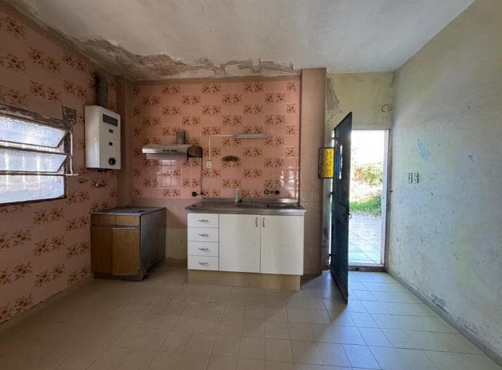 Se Vende Casa de 4 Dorm. - San Lorenzo - 5