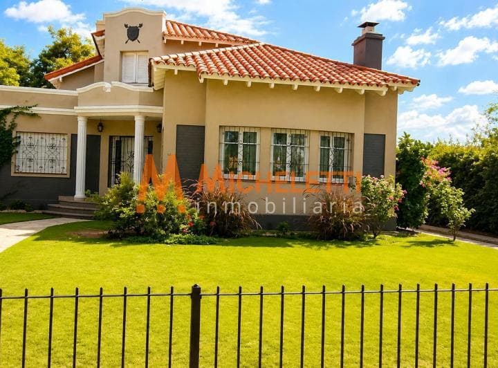 Inmobiliaria Micheletti Vende Hermosa Casa Residencial - 2