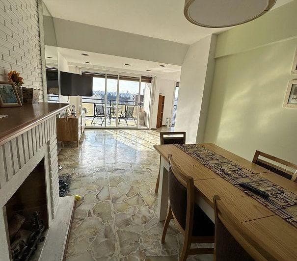 Venta 4 Amb Sobre Av Rivadavia con Cochera Impecable Al Frente con Balcon - 5