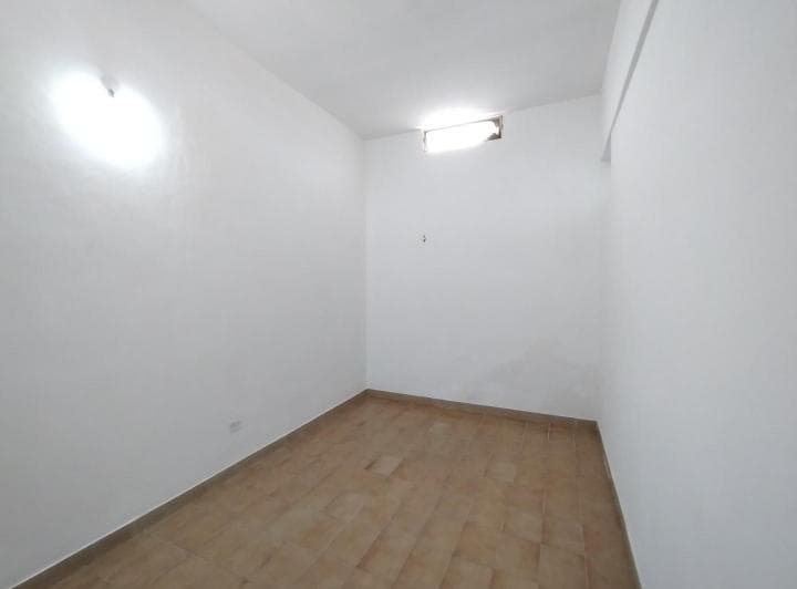 Local Comercial con Ingreso Vehicular. Financiacion - 5