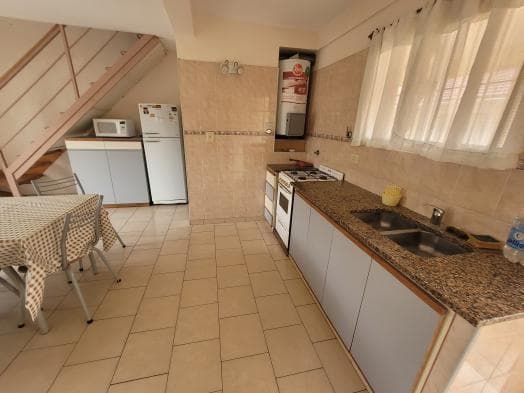 Duplex Céntrico con Cochera y Gas Natural - 2