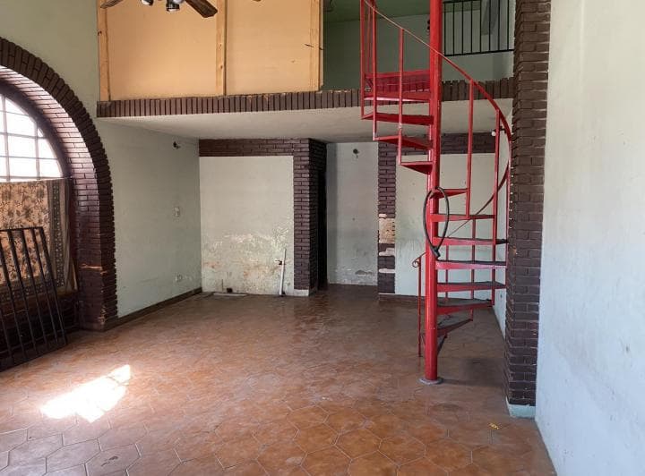 Santilli - Hipolito Yrigoyen 6900 - Local - 4