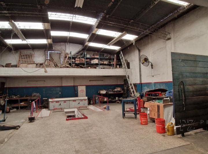 Venta en Bloque - Casa y Local - 3