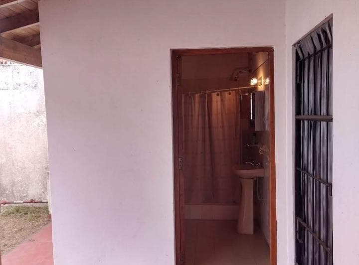 Oportunidad - Gran Casa en Lote Propio en Mar del Tuyu Sobre Calle 3 - 5