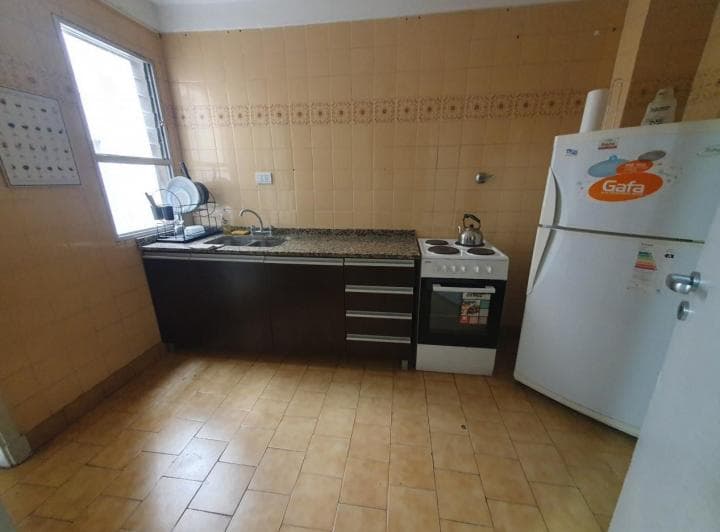 3 Ambientes con Balcon a La Calle en La Perla - 5