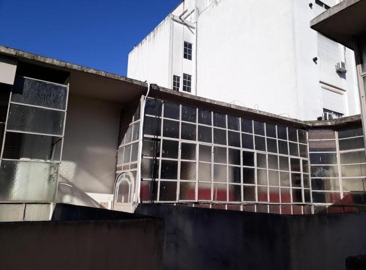 Reservado!amplio Depto de 3 Ambientes. Muy Luminoso! 2do. Piso por Escalera - 2