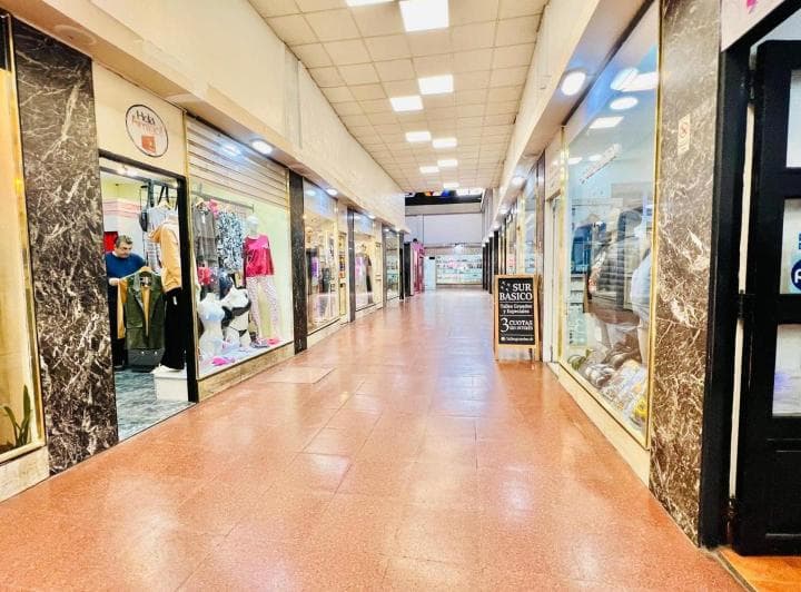 Local Galeria Ramos Mejia - 3