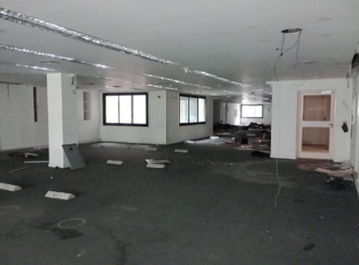 Oficina Comercial - Propiedad Horizontal - 4