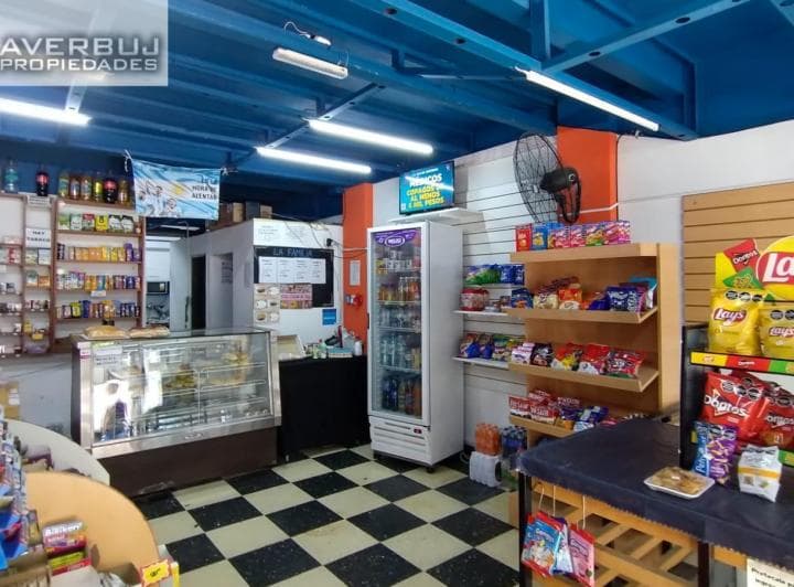 Local Comercial de 2 Plantas. Sup.132 m². Sarmiento 2046. - 2
