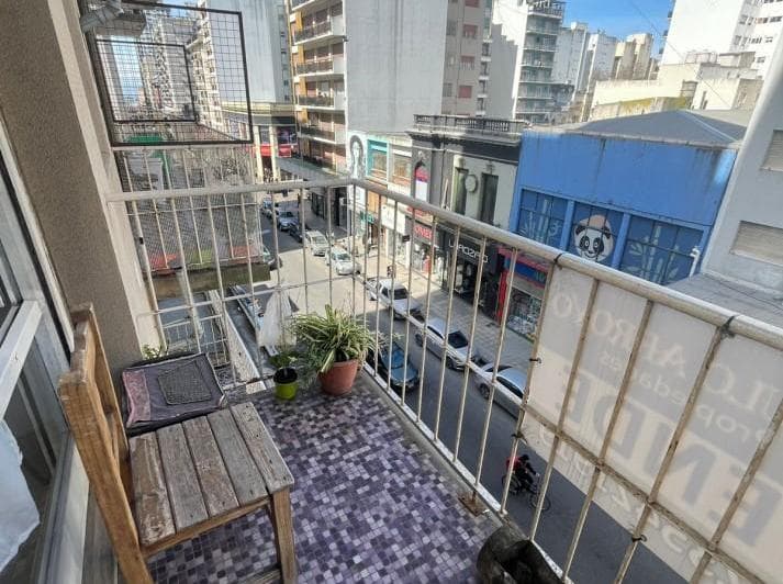 Ambiente Al Frente con Balcon - 2